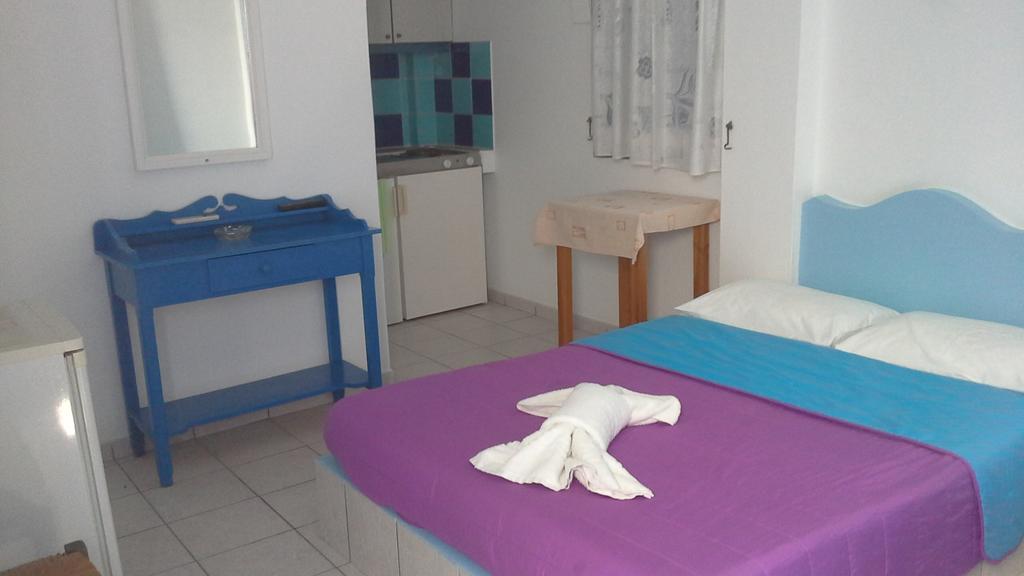 Studios Apartments Perivolos Luaran gambar