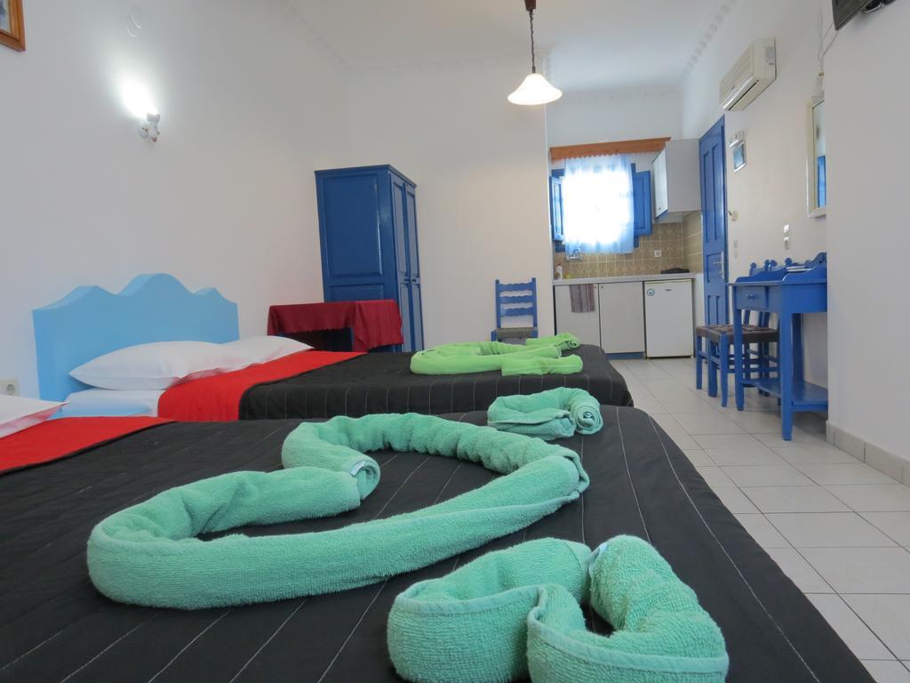 Studios Apartments Perivolos Luaran gambar