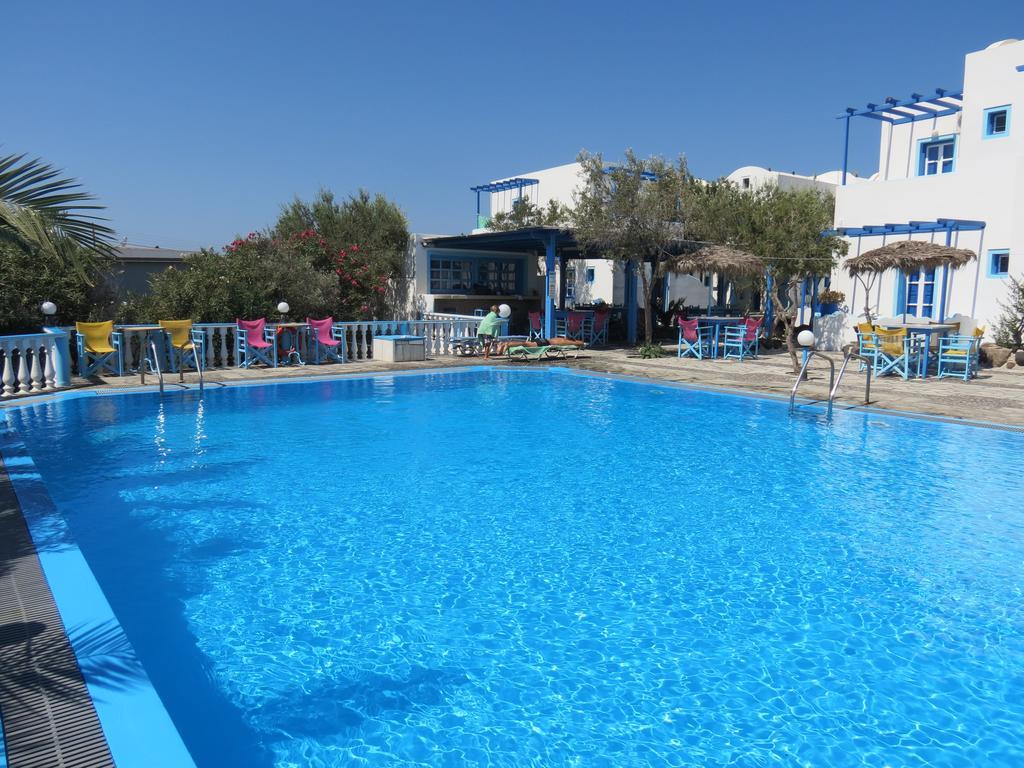 Studios Apartments Perivolos Luaran gambar